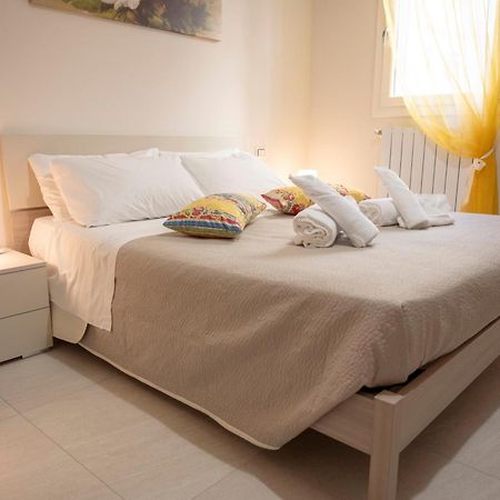 Amare Apartment Near The Sea Монополи Екстериор снимка