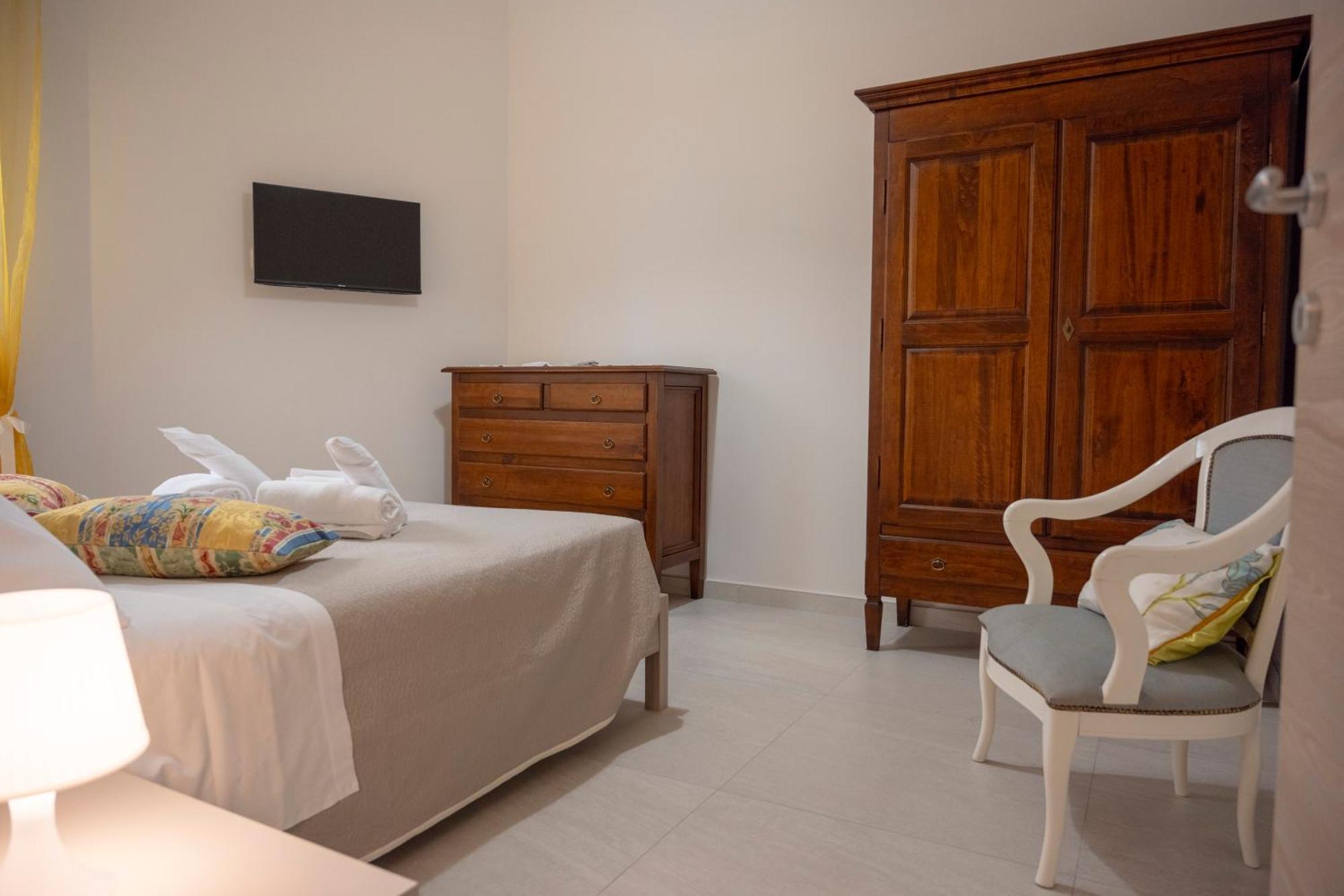 Amare Apartment Near The Sea Монополи Екстериор снимка